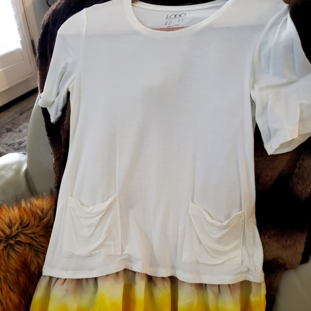 LOGO BY LORI GOLDSTEIN TOP XS